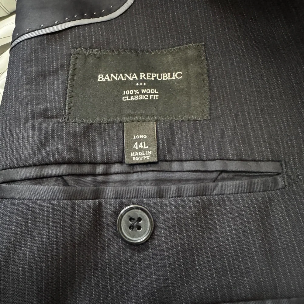 Banana Republic 44 Long Classic Fit 100% Wool Navy Blue Two Button Blazer